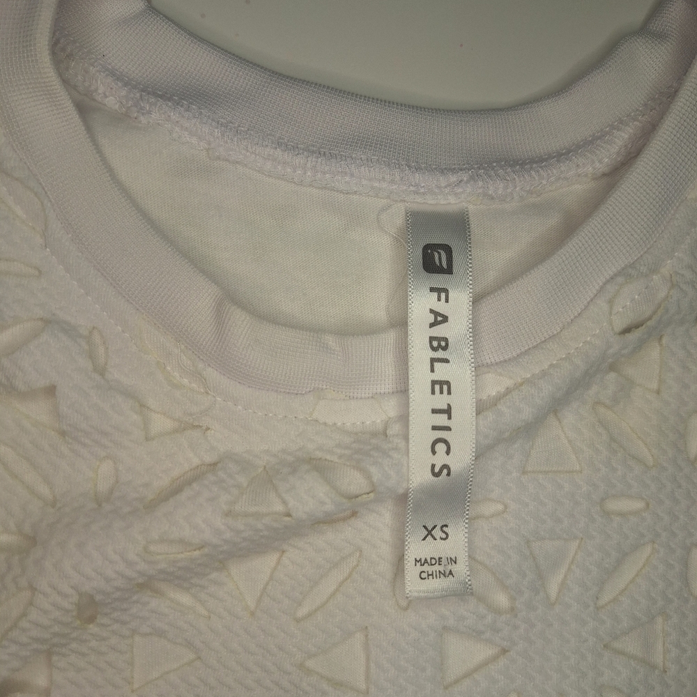 Fabletics Ivory Geometric Pattern Top - Picture 4 of 7